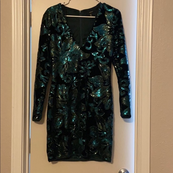 Dresses & Skirts - Green dress